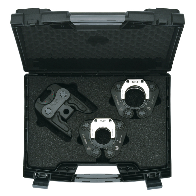 Coffret complet composé de 2 chaines de sertissage en profil M pour diamètres 42 et 54mm avec ressort de rappel (maintien facile de l'orientation des chaînes) et de son adaptateur